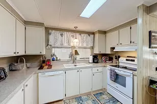 1561 Apache Cir, Tavares, FL 32778 - Photo 9