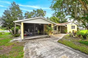 37401 Turner Dr, Umatilla, FL 32784 - Photo 1