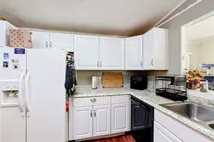 1157 Capella Dr, Tavares, FL 32778 - Photo 9