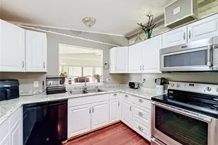 1157 Capella Dr, Tavares, FL 32778 - Photo 7