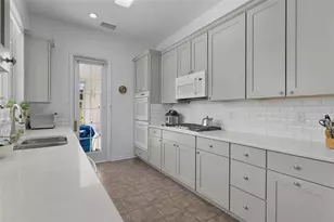 39407 Treeline Dr, Lady Lake, FL 32159 - Photo 17