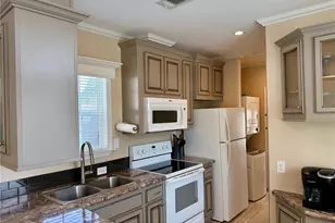 699 Cindi Ave, Leesburg, FL 34788 - Photo 11