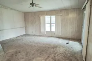 915 Mark Rd, Leesburg, FL 34748 - Photo 9
