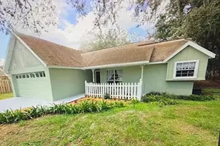 40107 Oakridge Dr, Lady Lake, FL 32159 - Photo 1