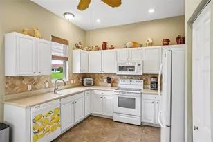 10086 Ketch Kay Ln, Oxford, FL 34484 - Photo 15
