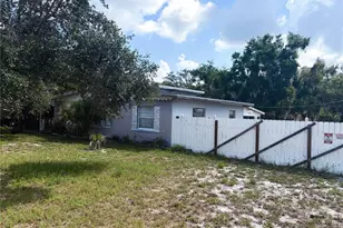 809 Donnelly St, Eustis, FL 32726 - Photo 3