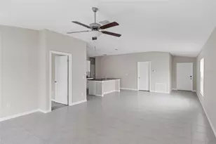 39895 Harvest Creek Ln, Zephyrhills, FL 33540 - Photo 7