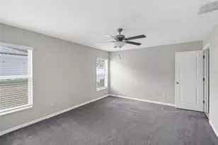 39895 Harvest Creek Ln, Zephyrhills, FL 33540 - Photo 11