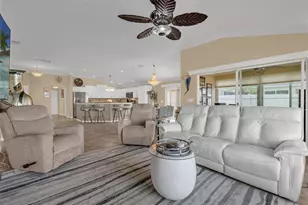 694 Avecilla Dr, The Villages, FL 32162 - Photo 7