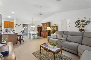 2732 Privada Dr, The Villages, FL 32162 - Photo 7