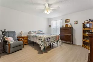 2732 Privada Dr, The Villages, FL 32162 - Photo 13