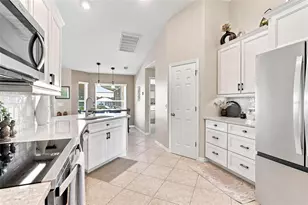 3716 Bayshore Cir, Tavares, FL 32778 - Photo 27