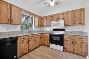 17911 Beach St, Umatilla, FL 32784 - Photo 9