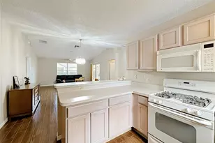 2177 Broxton Pl, The Villages, FL 32162 - Photo 9