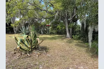 121 W Lemon Street, Lady Lake, FL 32159 - Photo 9