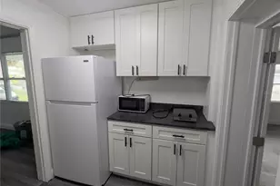 1513 Akron Dr, Leesburg, FL 34748 - Photo 3