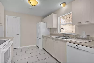 1023 Avalon Avenue, Lady Lake, FL 32159 - Photo 15