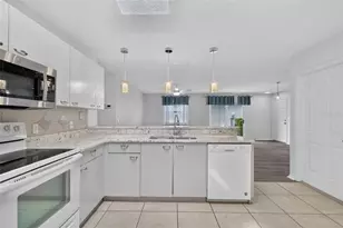1606 Campos Dr, The Villages, FL 32162 - Photo 15