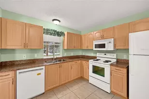 622 Lisbon Ln, The Villages, FL 32159 - Photo 17