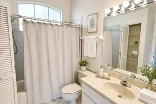 39905 Bayview Dr, Lady Lake, FL 32159 - Photo 9