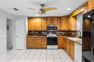 7402 W Knights Griffin Rd, Plant City, FL 33565 - Photo 11