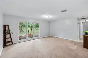 7402 W Knights Griffin Rd, Plant City, FL 33565 - Photo 9