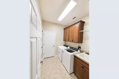 105 E Blue Water Edge Drive, Eustis, FL 32736 - Photo 11