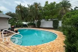9039 Briarwood Dr, Seminole, FL 33772 - Photo 17