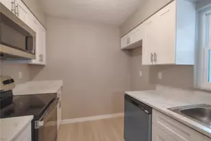 904 Hickory Ave, Fruitland Park, FL 34731 - Photo 9