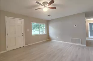904 Hickory Ave, Fruitland Park, FL 34731 - Photo 3