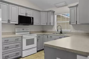 36127 Pinetree St, Fruitland Park, FL 34731 - Photo 15