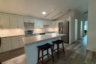 802 Oak Blvd, Wildwood, FL 34785 - Photo 3