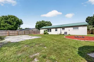 619 Wisteria Ave, Umatilla, FL 32784 - Photo 21