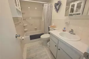 8454 111th St, Seminole, FL 33772 - Photo 11