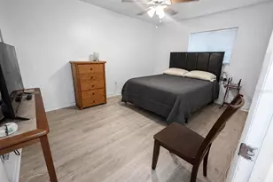 8454 111th St, Seminole, FL 33772 - Photo 9