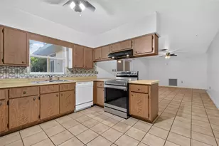 5 Hermosa Dr, Eustis, FL 32726 - Photo 17
