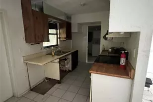 3896 Hawkeye Cir, Sarasota, FL 34232 - Photo 3