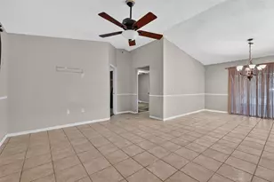 37320 Beach Dr, Umatilla, FL 32784 - Photo 5
