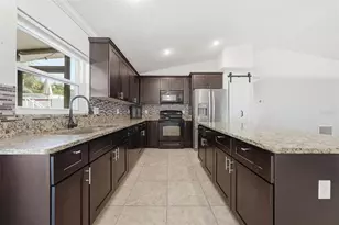236 Country Lakes Cir, Groveland, FL 34736 - Photo 13