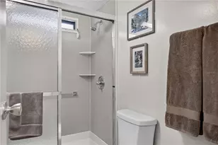 639 NE Cottage Park Ln, Leesburg, FL 34748 - Photo 11