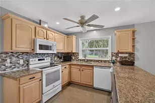 19923 W Eldorado Dr, Eustis, FL 32736 - Photo 11
