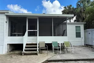 457 NW 5th Rd, Lake Panasoffkee, FL 33538 - Photo 17