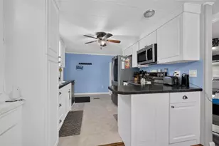 219 Paradise S, Leesburg, FL 34788 - Photo 11