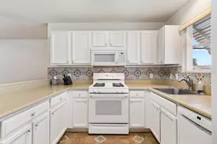 17663 SE 92nd Grantham Terrace, The Villages, FL 32162 - Photo 7