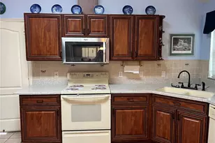 1842 Puerto Bello Dr, The Villages, FL 32159 - Photo 11