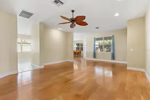 1025 Winnsboro Dr, The Villages, FL 32162 - Photo 9