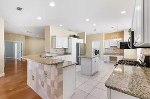 1025 Winnsboro Dr, The Villages, FL 32162 - Photo 15