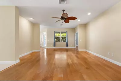 1025 Winnsboro Drive, The Villages, FL 32162 - Photo 9