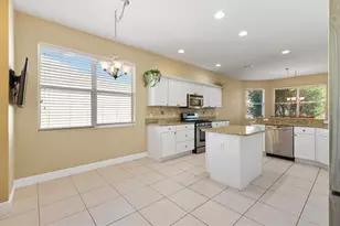 1025 Winnsboro Dr, The Villages, FL 32162 - Photo 13