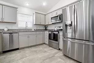 7380 SE 168th Dipietro Ln, The Villages, FL 32162 - Photo 5